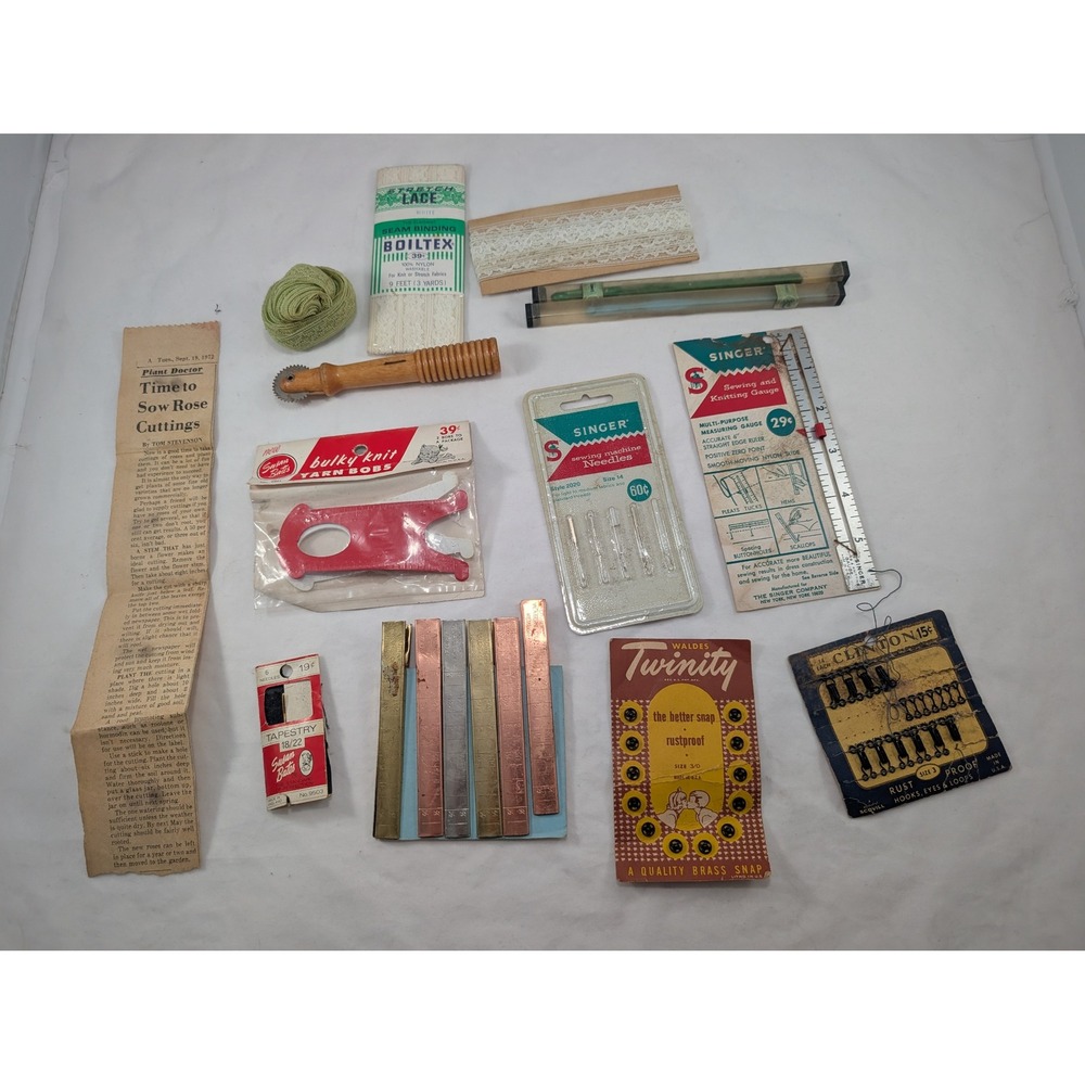 Vintage Sewing Notions Lot Singer Tools Susan Bates Yarn‎ Bobs Chadwick Clips